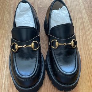 GUCCI WOMEN'S LEATHER LUG SOLE LOAFER